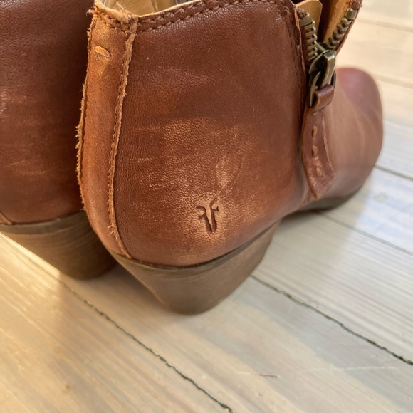 Frye Cognac Leather boots - Picture 5 of 10